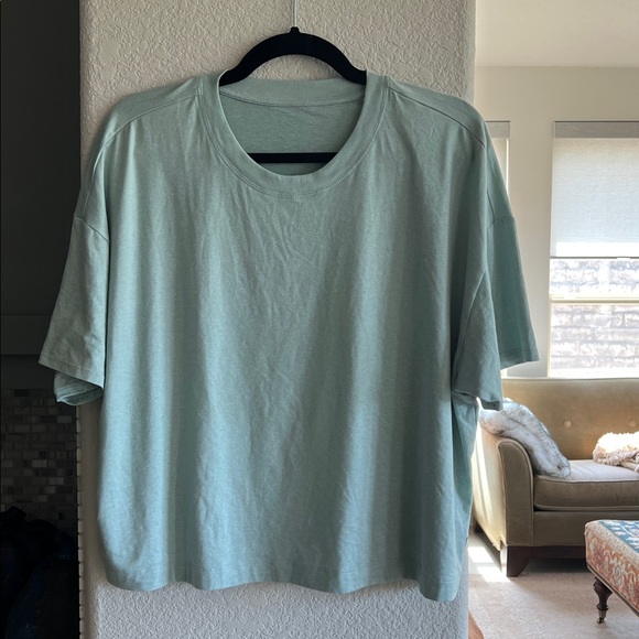 Vuori Energy Tee Heathered Green Large - Picture 1 of 4